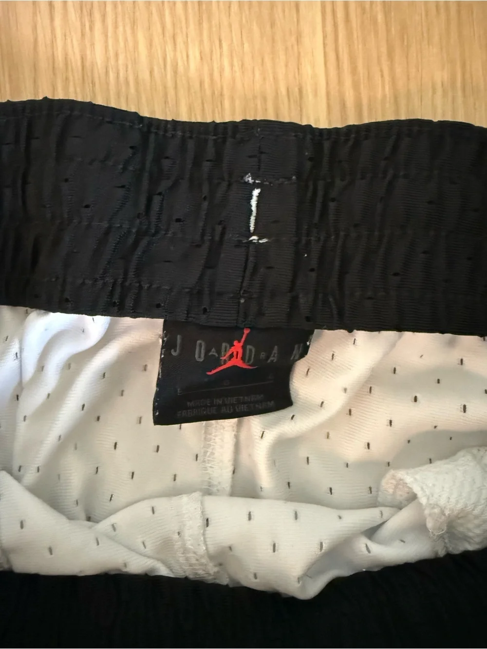 Jordan Men’s White/Black Basketball Shorts Size L